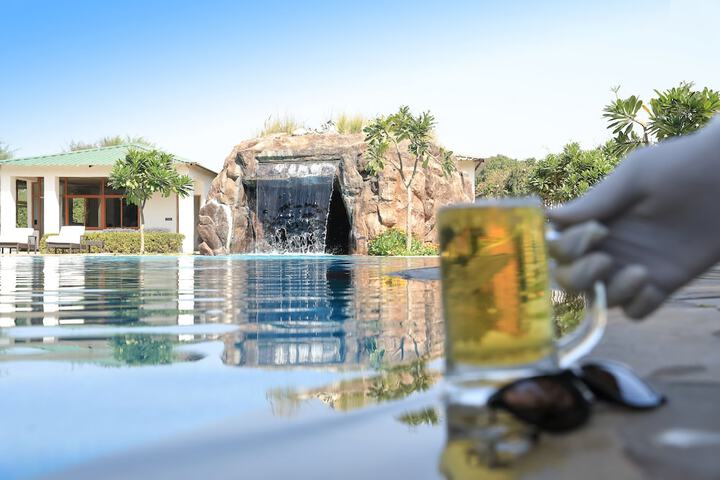 Pool 70 of 103
