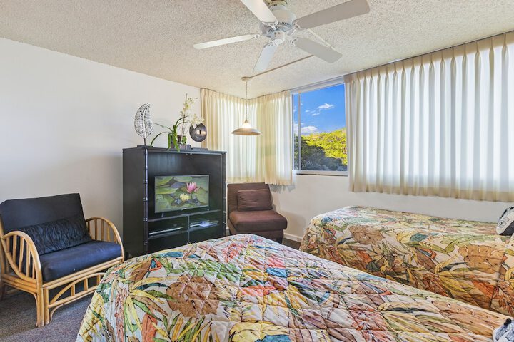 Room 42 of 484
