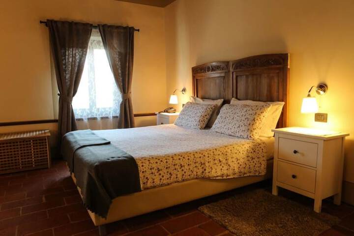 Room 8 of 32