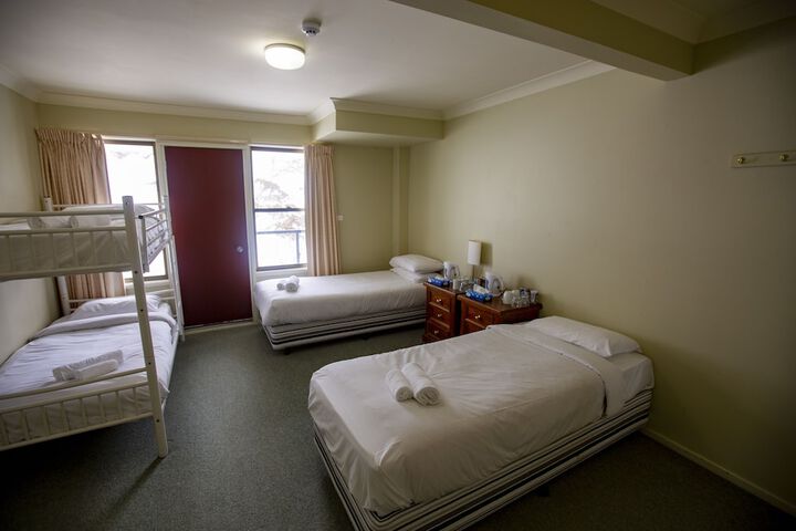 Room 8 of 9