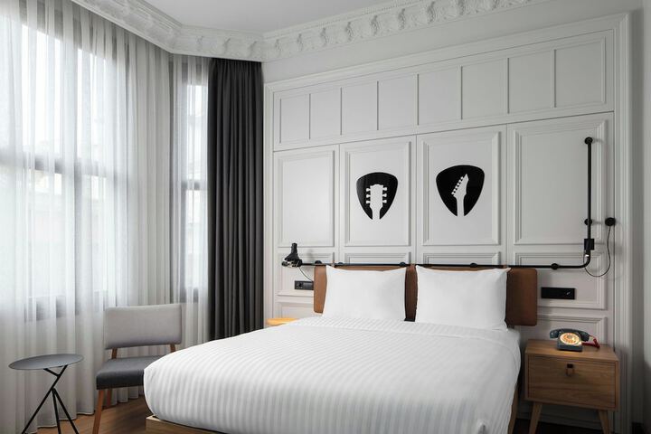 Room 15 of 54