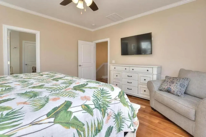 Room 6 of 20