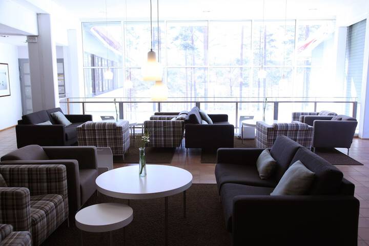 Lounge 45 of 60
