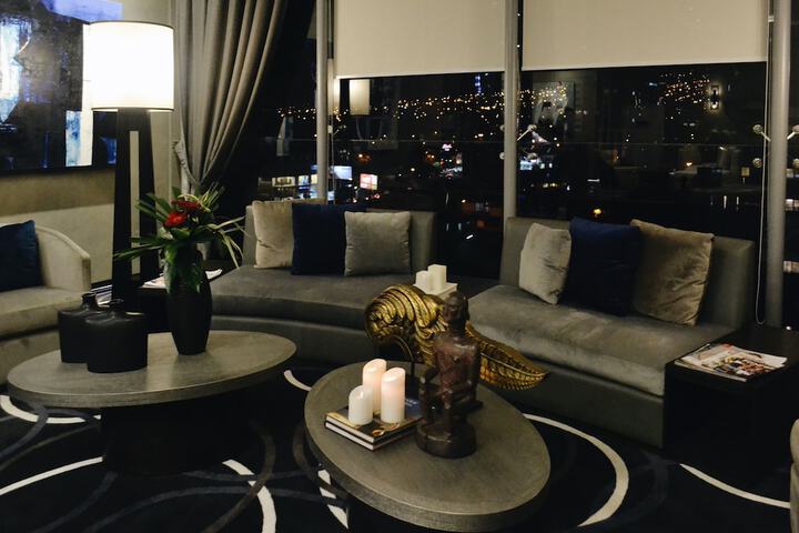 Guest Lobby