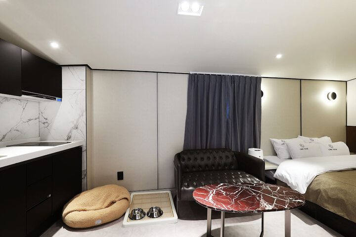 Room 18 of 74