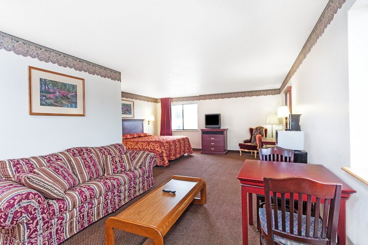 Room 13 of 32