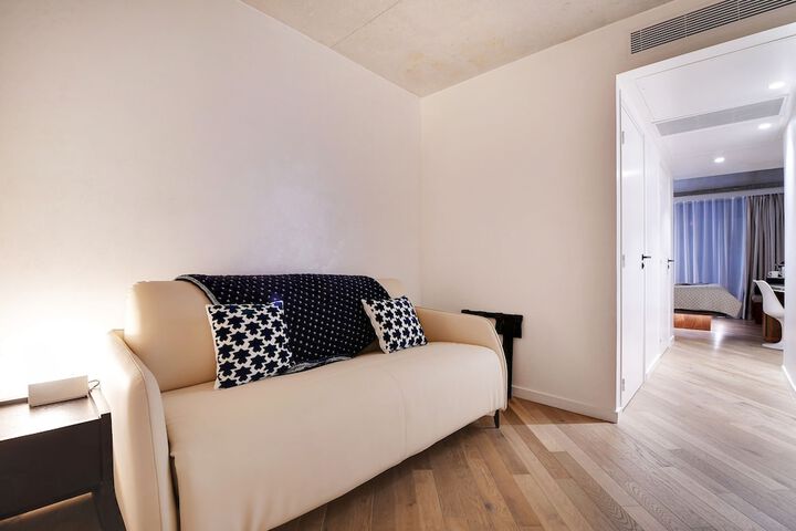 Room 9 of 75