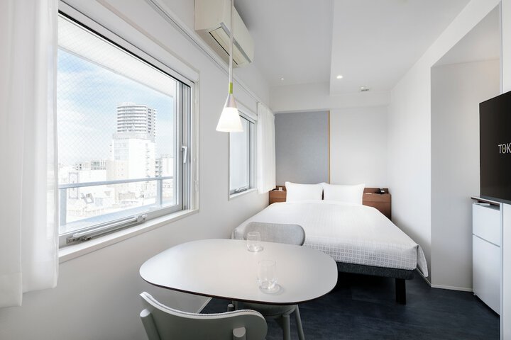 Room 17 of 86