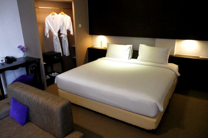 Room 8 of 29