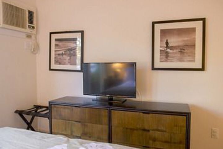 Room 13 of 25