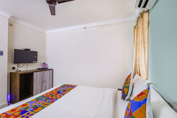 Room 15 of 36