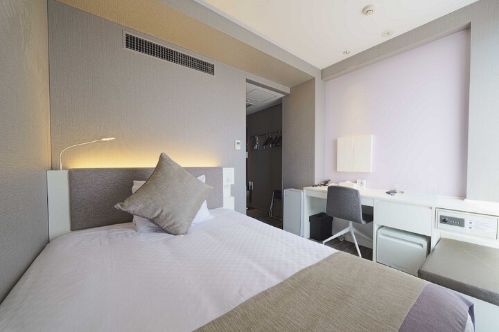 Room 10 of 46