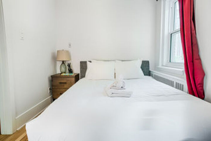 Room 6 of 19