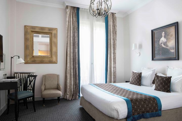 Room 42 of 74