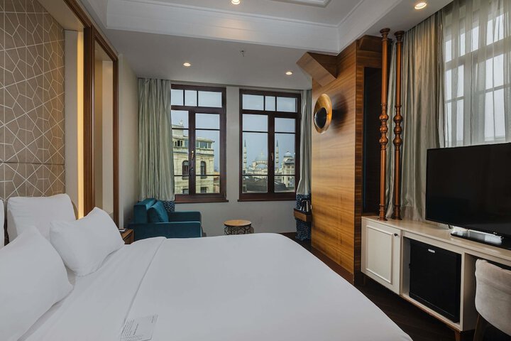 Room 44 of 105