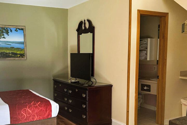 Room 5 of 23