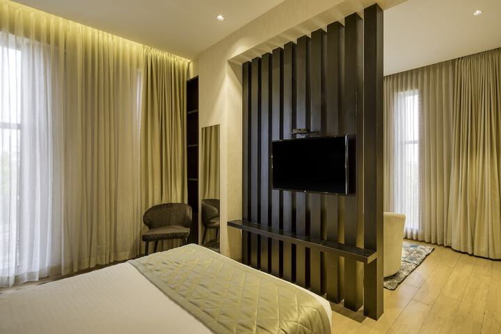 Room 8 of 20