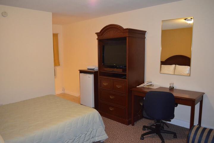 Room 3 of 24