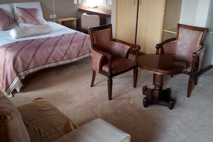 Room 10 of 22