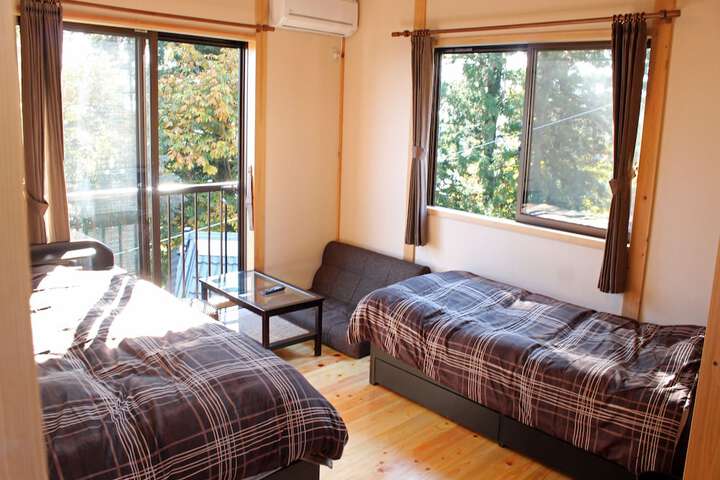 Room 10 of 28