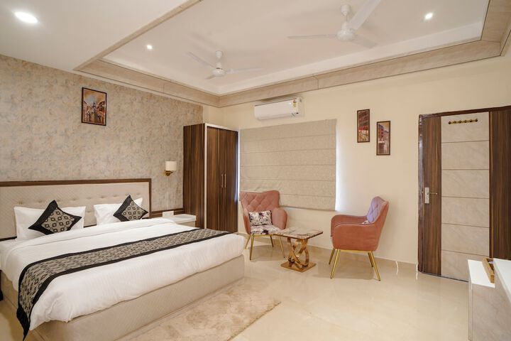 Room 16 of 52