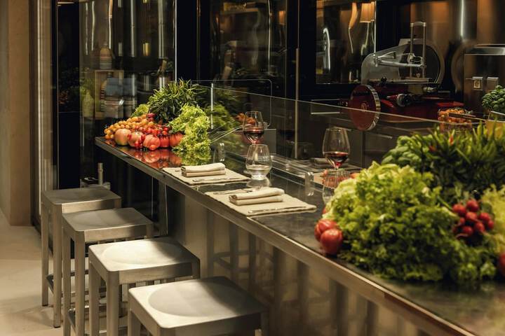 Dining 106 of 146