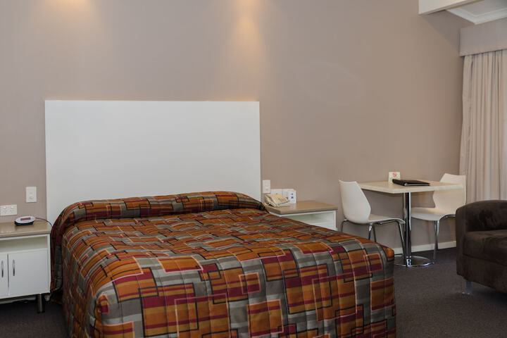 Room 5 of 50