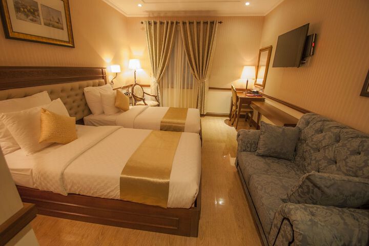 Room 8 of 50