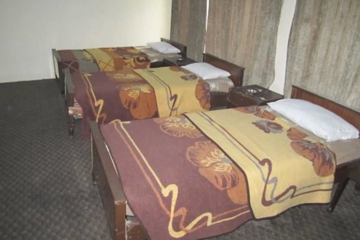 Room 4 of 5