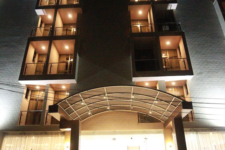 Hotel Exterior 22 of 23