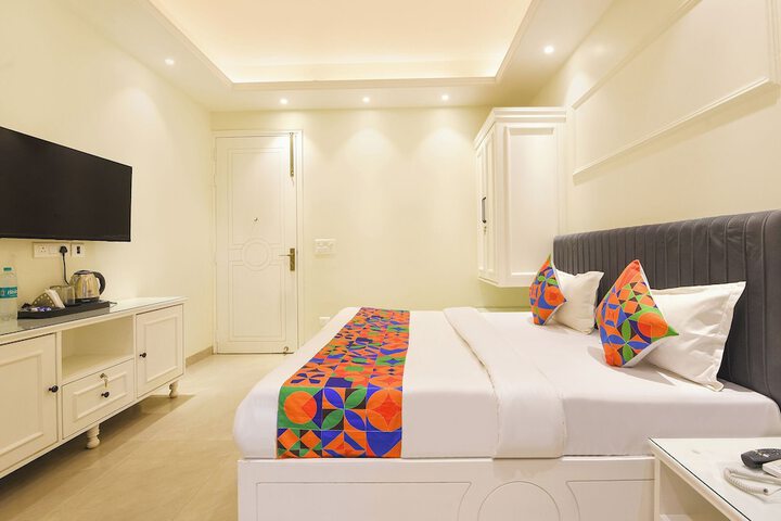 Room 14 of 37