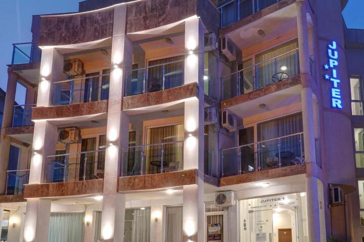 Jupiter 1 Family Hotel