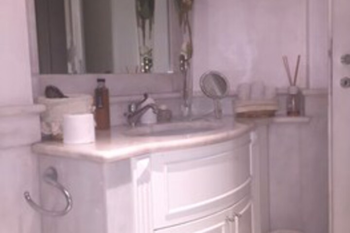 Room 8 of 26