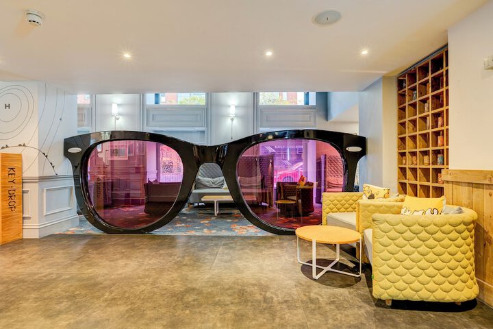 Guest Lobby