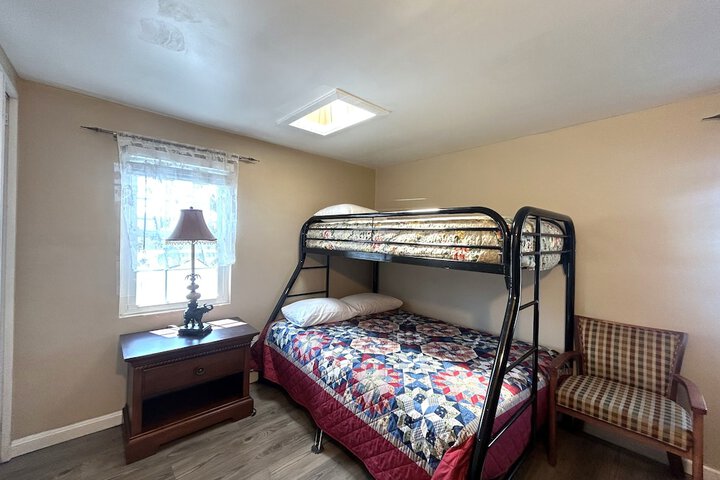 Room 32 of 138