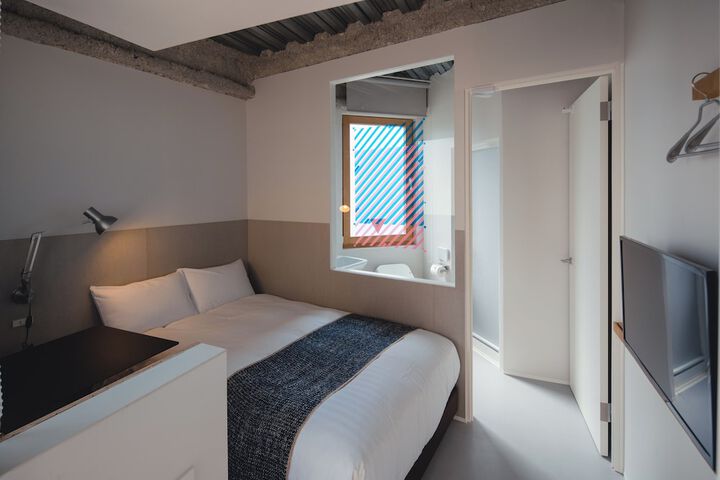 Room 16 of 63