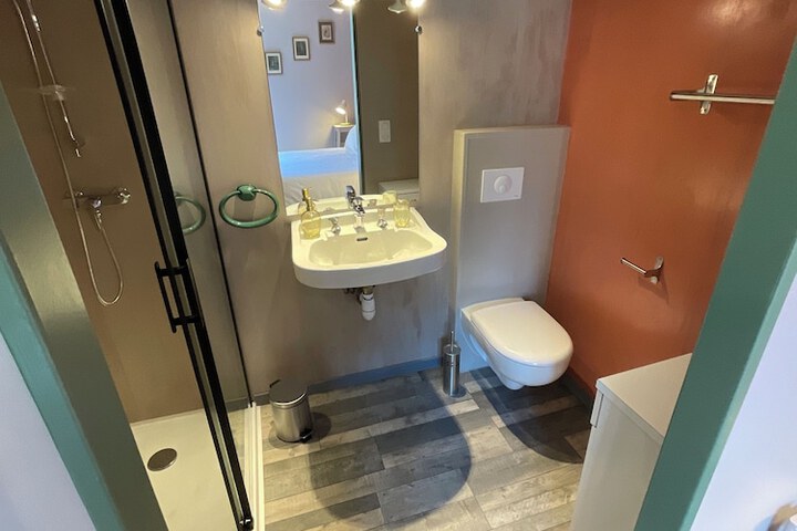Room 30 of 44