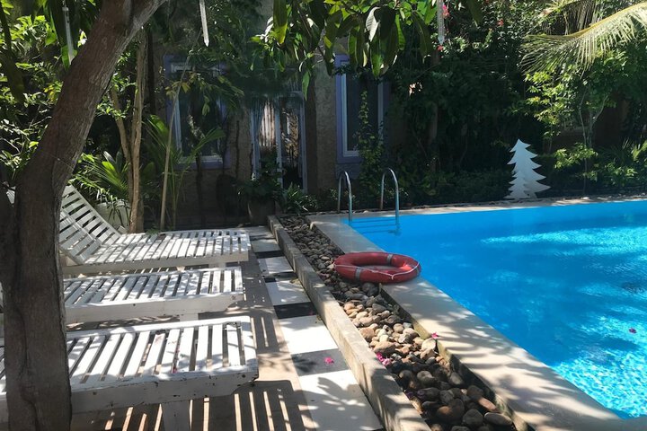 Pool 33 of 42