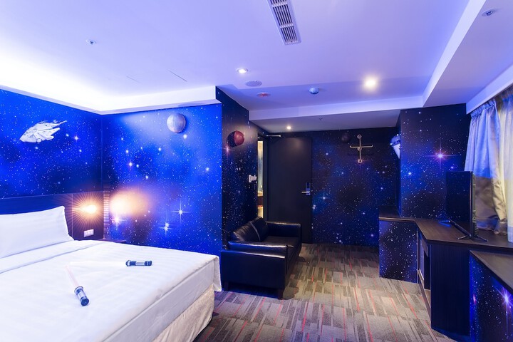 Room 7 of 35