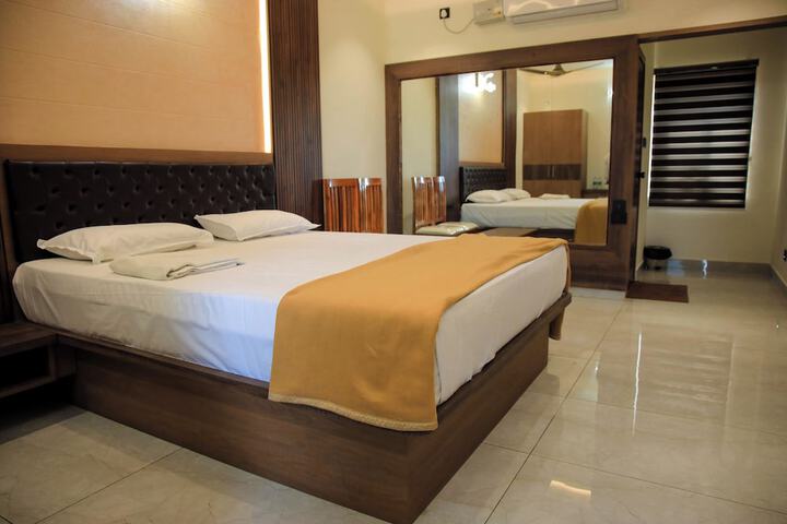 Room 13 of 68