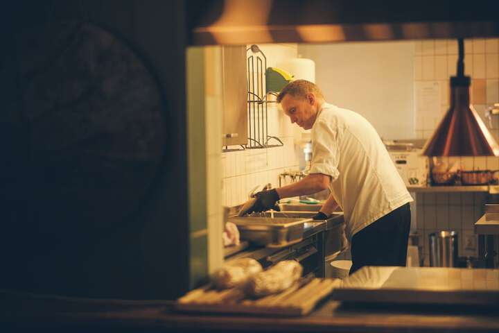 Dining 19 of 26
