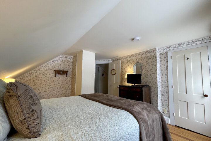 Room 9 of 60