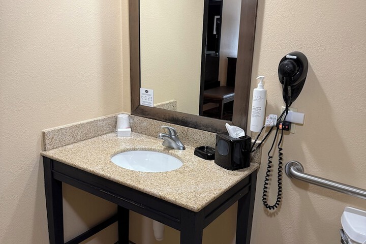 Room 25 of 32