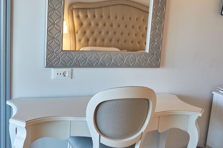 Room 9 of 71