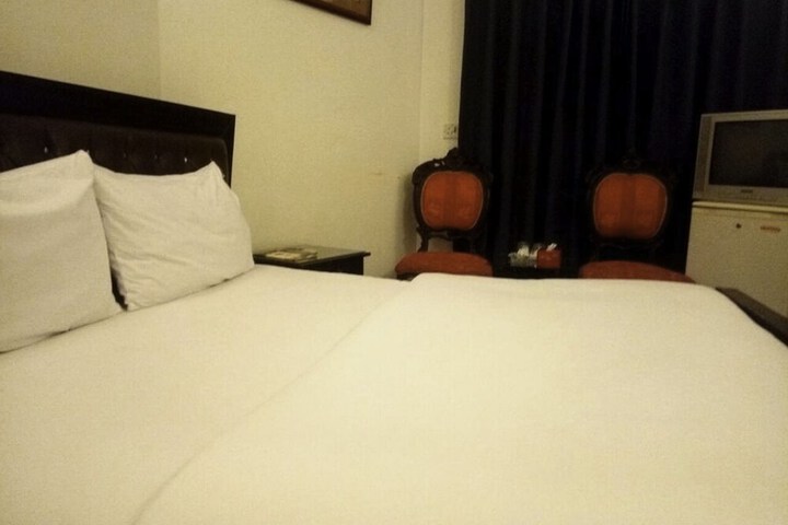 Room 8 of 26