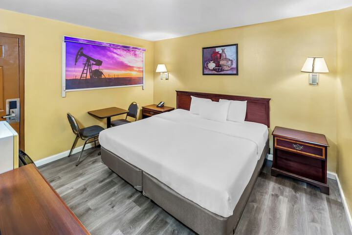 Room 13 of 22