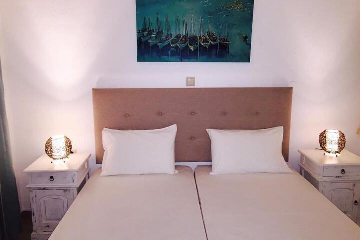 Room 16 of 44