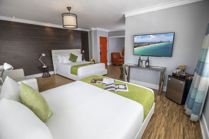1 Queen Bed (12 of 13)