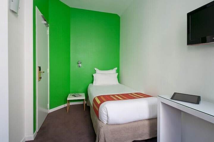 Room 19 of 47