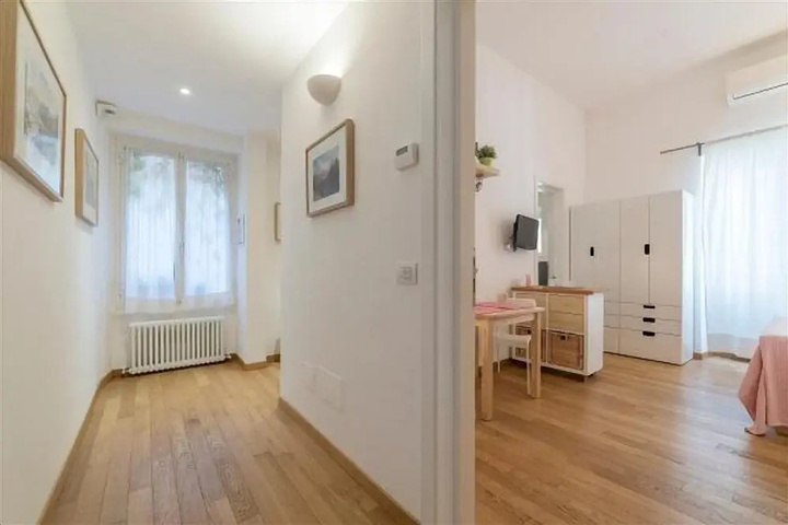 Room 6 of 15